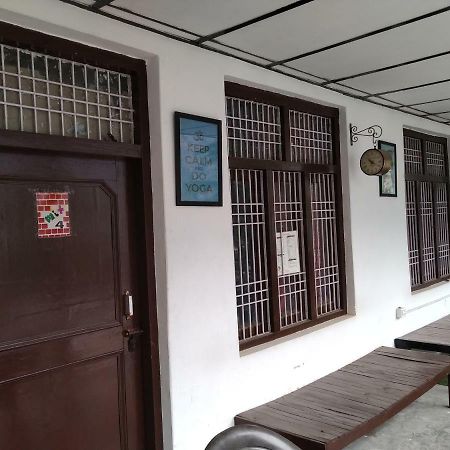 Mochila Youth Hostel Mcleod Ganj ดารัมซาลา ภายนอก รูปภาพ