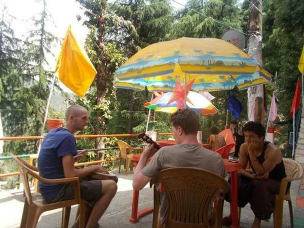 Mochila Youth Hostel Mcleod Ganj ดารัมซาลา ภายนอก รูปภาพ