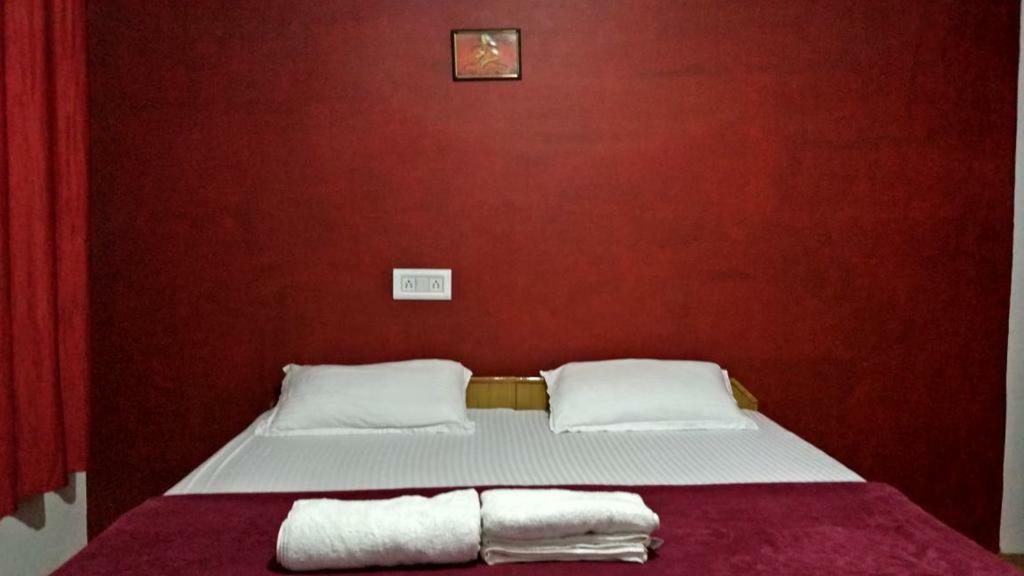 Mochila Youth Hostel Mcleod Ganj ดารัมซาลา ภายนอก รูปภาพ