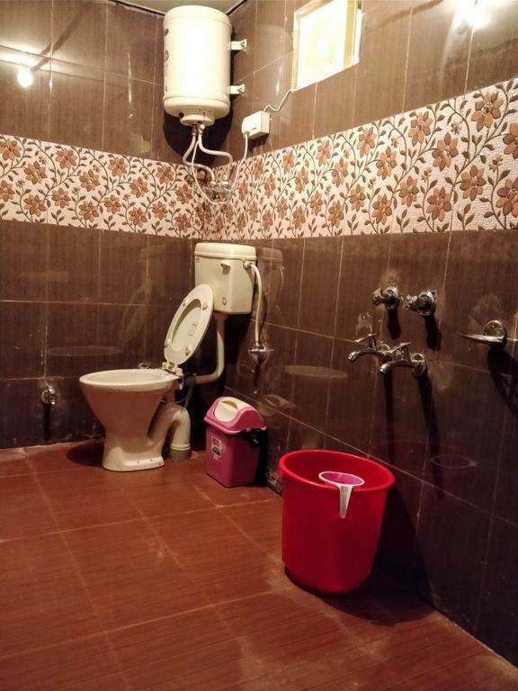 Mochila Youth Hostel Mcleod Ganj ดารัมซาลา ภายนอก รูปภาพ