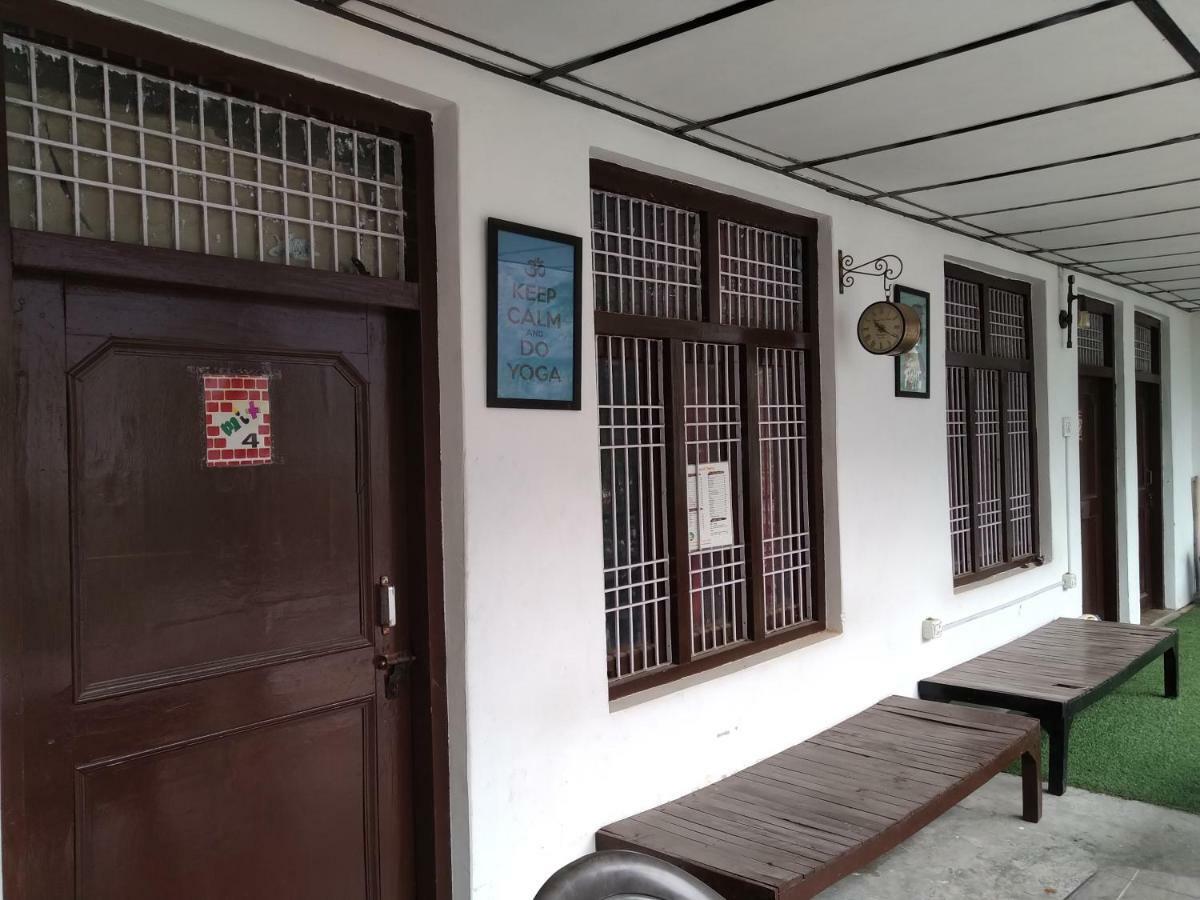 Mochila Youth Hostel Mcleod Ganj ดารัมซาลา ภายนอก รูปภาพ