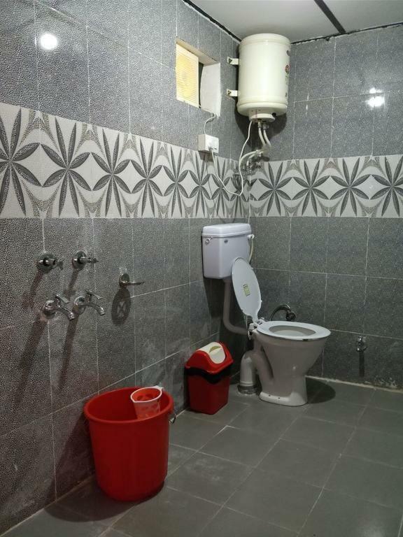 Mochila Youth Hostel Mcleod Ganj ดารัมซาลา ภายนอก รูปภาพ
