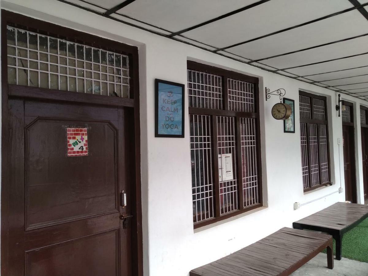 Mochila Youth Hostel Mcleod Ganj ดารัมซาลา ภายนอก รูปภาพ